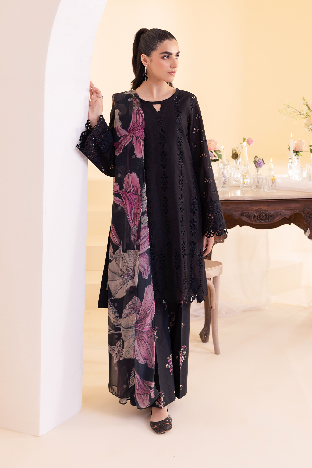 IZNIK - EMBROIDERED DHANAK 3PC WITH WHOOL SHAWAL (UNSTITCHED)