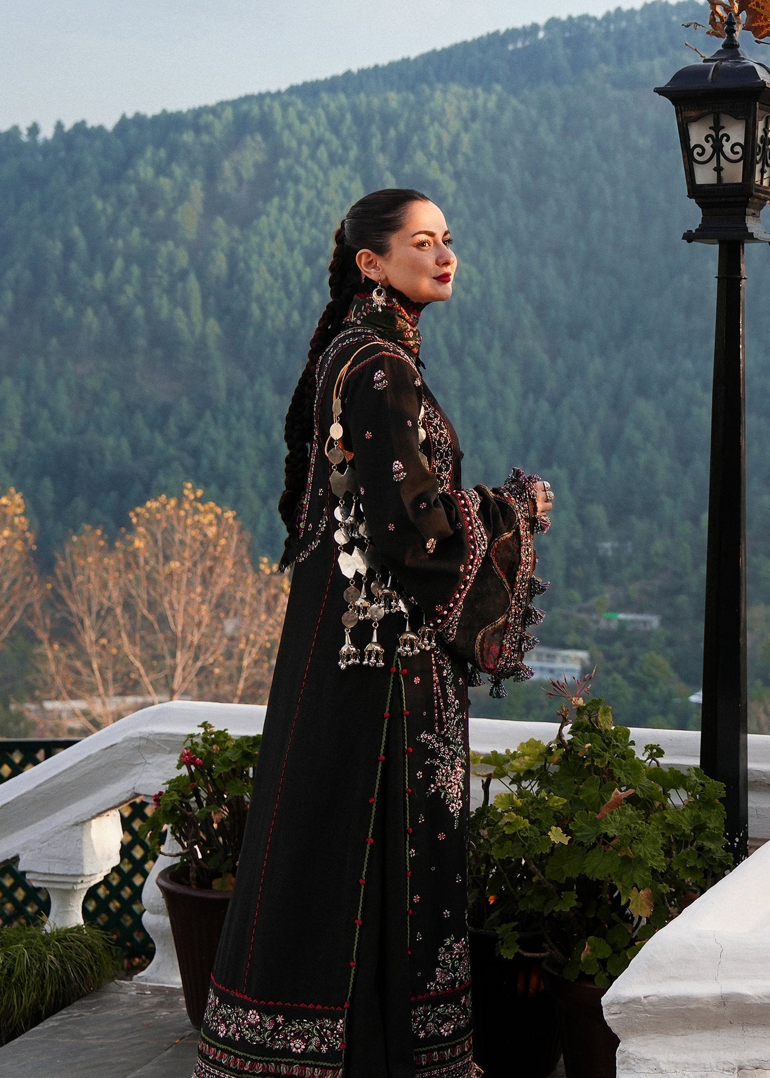 HUSSAIN REHAR-3PC UNSTITCHED EMBROIDERED SHIRT WITH COTRAI PRINTED SHAWL AND TROUSER (SYT-178)