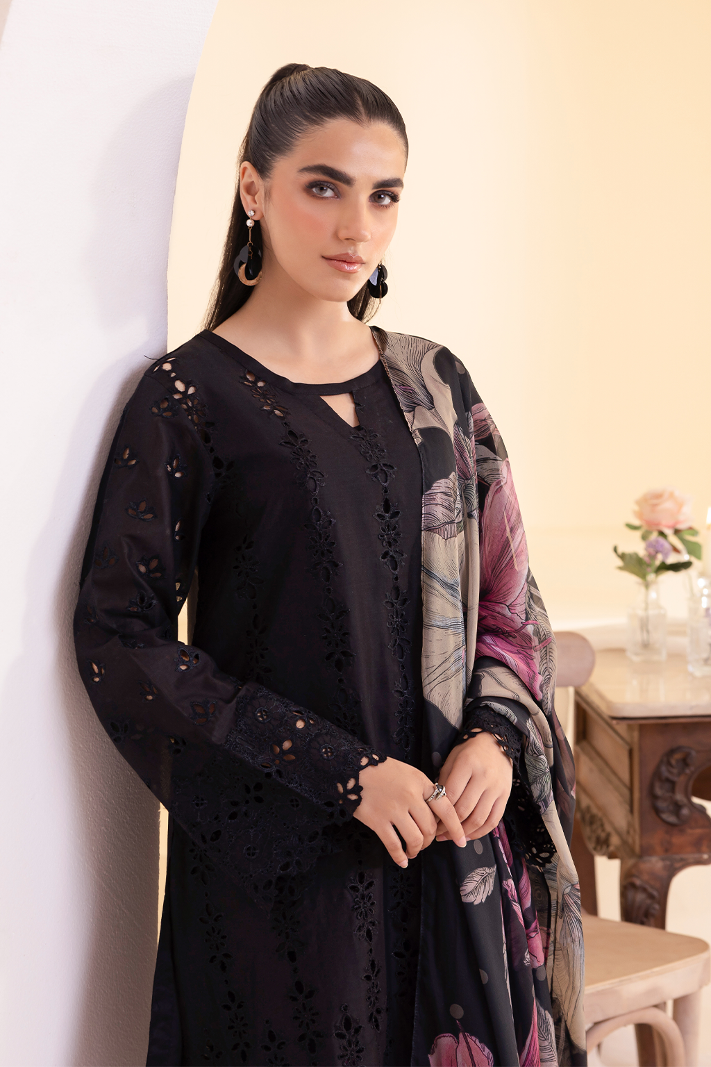 IZNIK - EMBROIDERED DHANAK 3PC WITH WHOOL SHAWAL (UNSTITCHED)