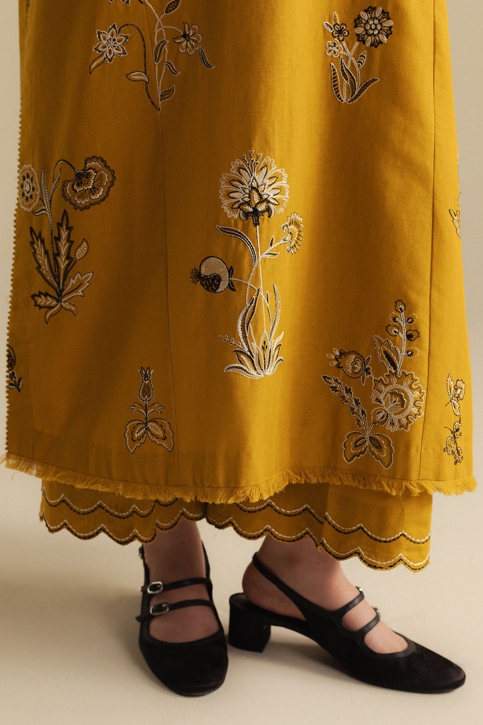 COCO BY ZARA SHAHJAHAN LUXURY UNSTITCHED WINTER DHANAK EMBROIDERED 3PC WITH WOOL PRINTED SHAWL (SYT-217)