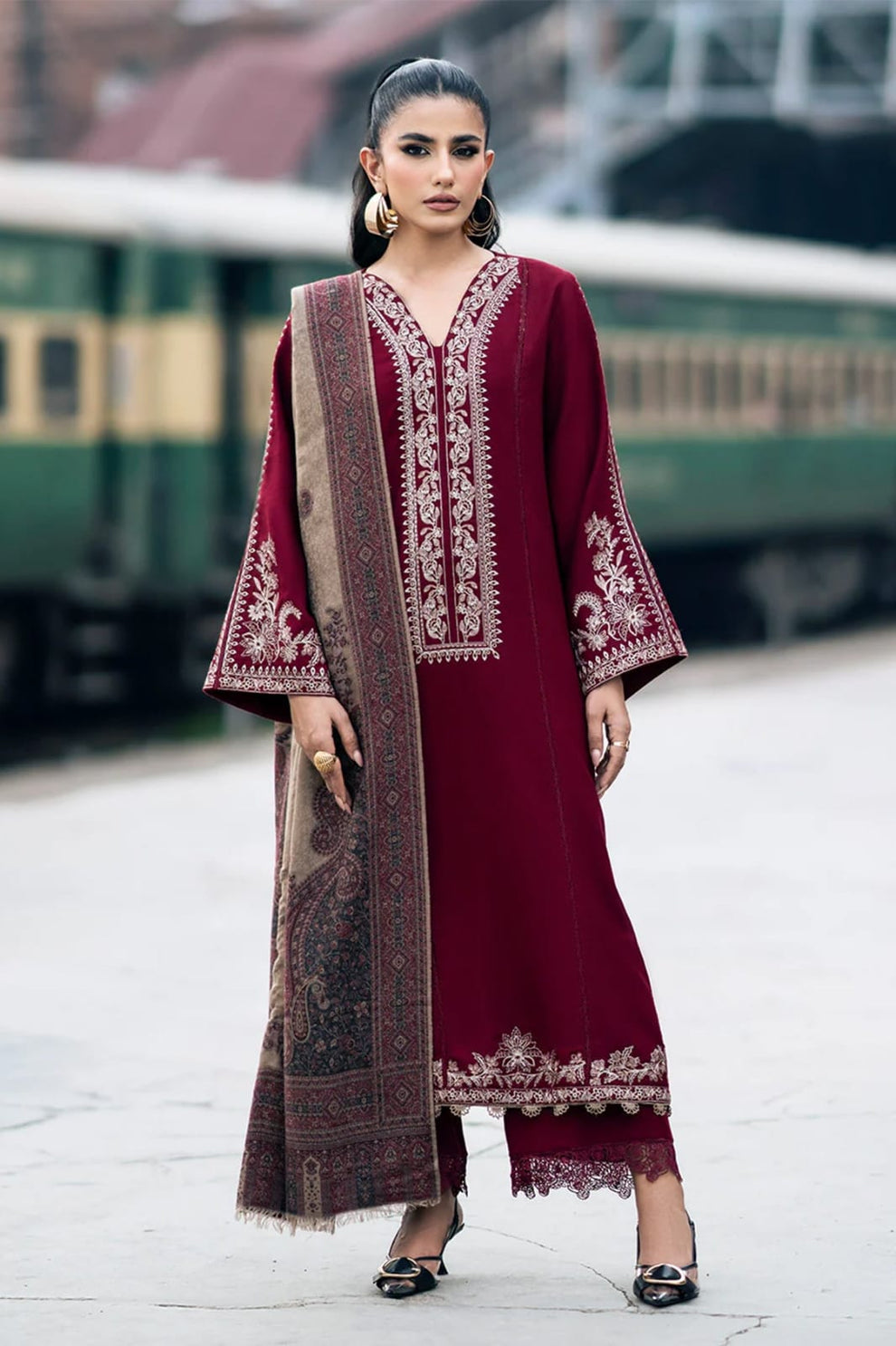 IZEL WINTER UNSTITCHED DHANAK 3PC WITH PRINTED SHAWL