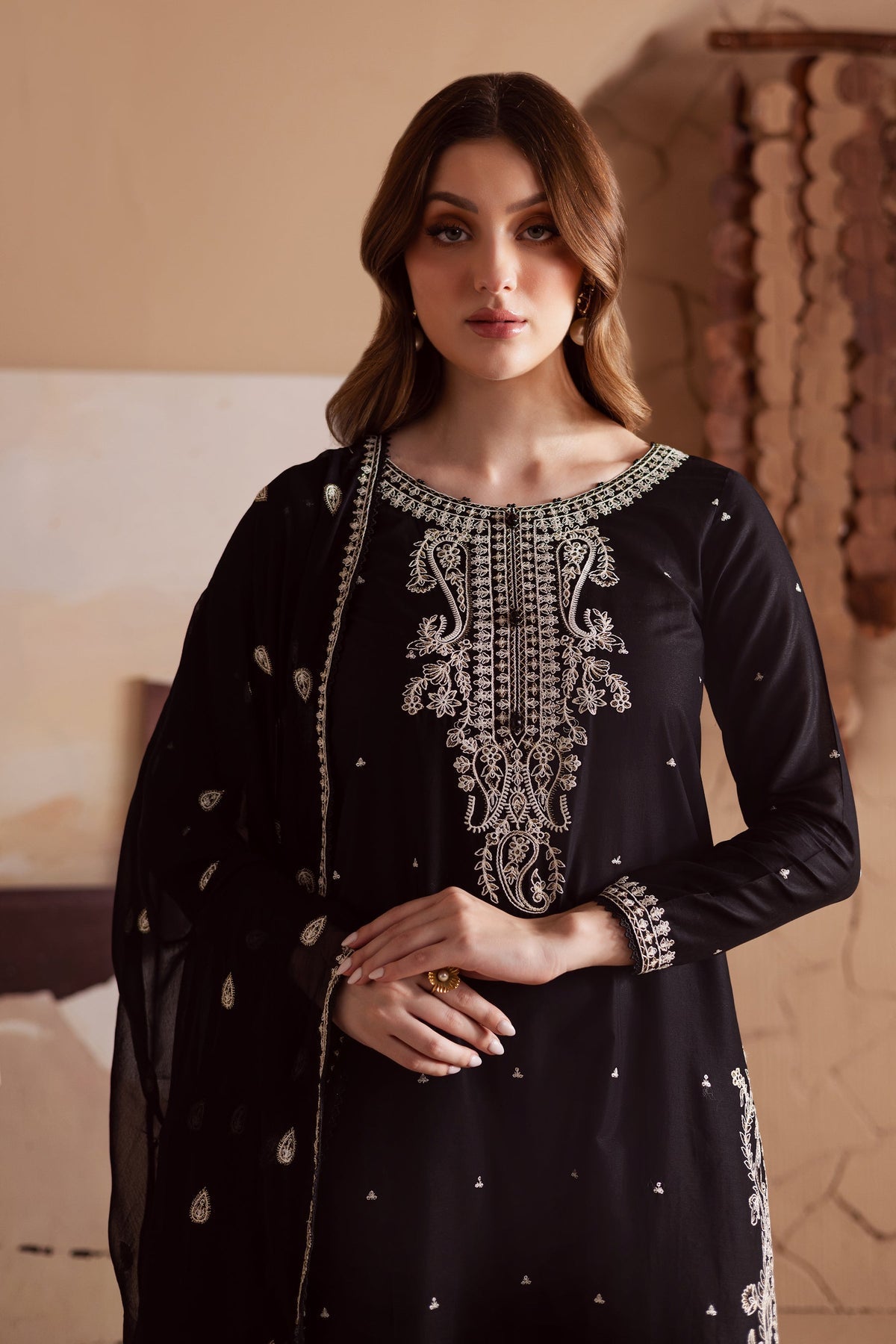 BATIK-3PC DHANAK EMBROIDERED SHIRT WITH CHIFFON EMBROIDERED DUPATTA AND TROUSER (SYT-130)