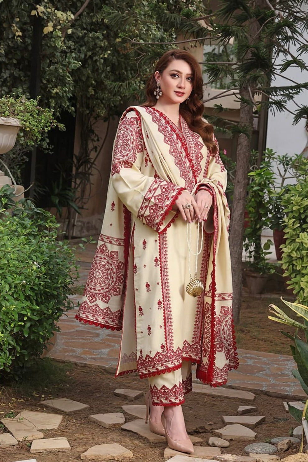 ANEELA’S UNSTITCHED WINTER DHANAK EMBROIDERED 3PC WITH DHANAK EMBROIDERED SHAWL (SYT-134)