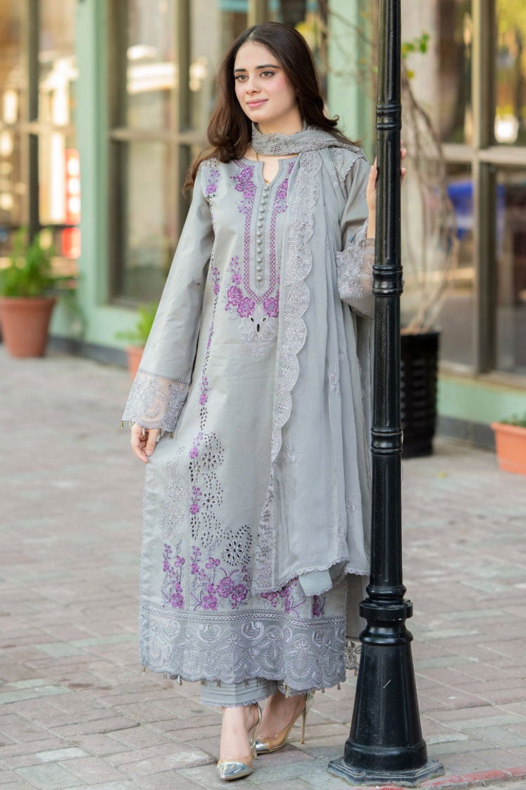 LIBAAS-3PC DHANAK EMBROIDERED SHIRT WITH CHIFFON EMBROIDERED DUPATTA AND TROUSER (SYT-135)
