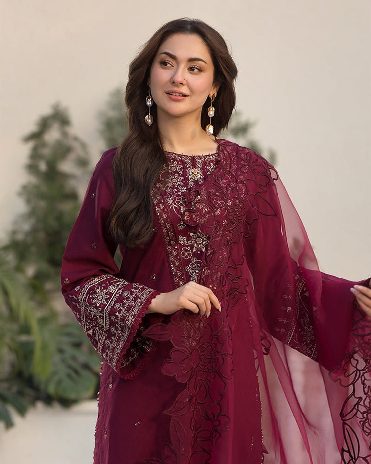 QALAMQAR-3PC DHANAK EMBROIDERED SHIRT WITH ORGANZA EMBROIDERED DUPATTA AND EMB TROUSER (SYT-144)