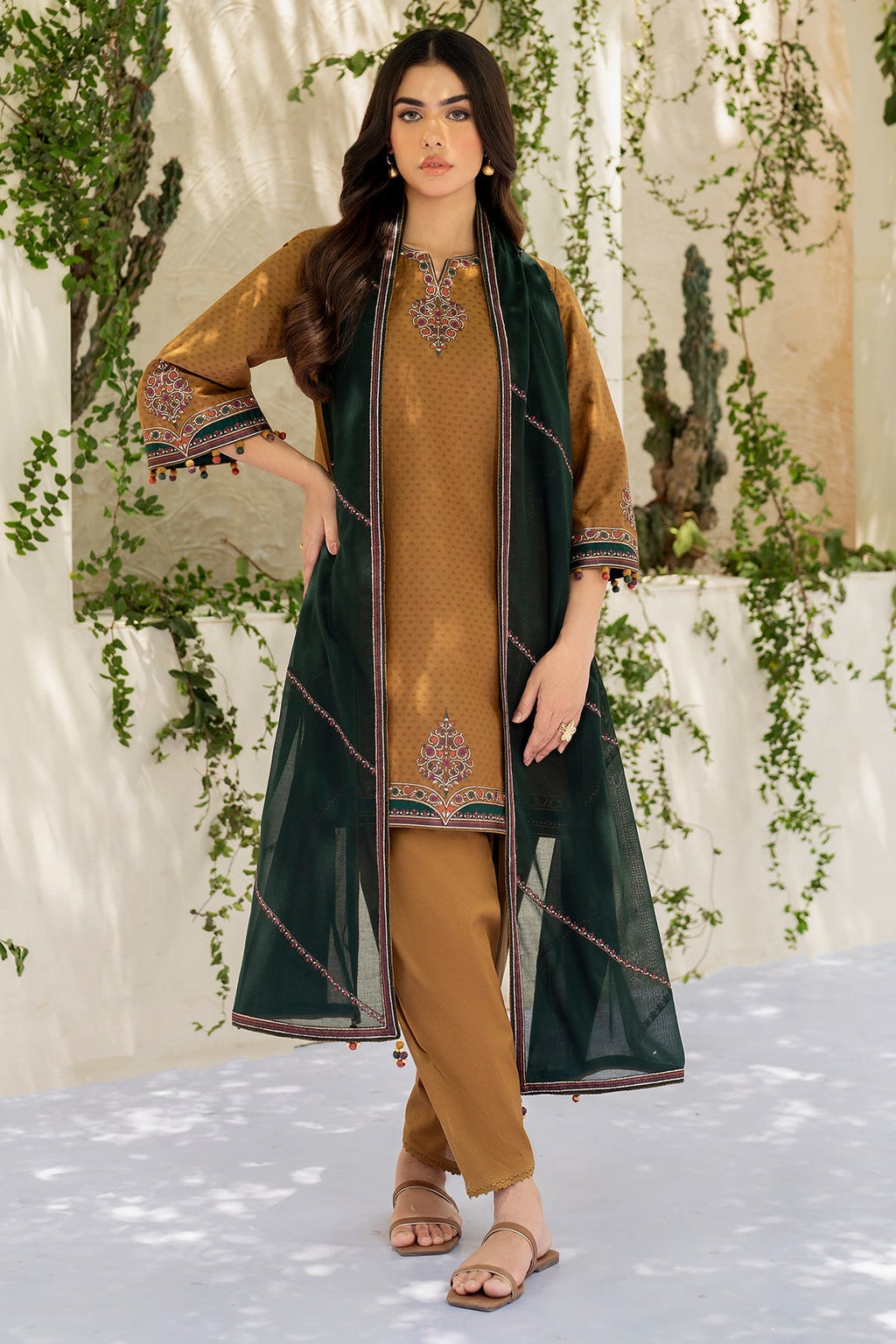 JAZMIN - UNSTITCHED 3PC EMBROIDERED DHANAK SUIT WITH PRINTED COTRAI WOOL SHAWAL (SYT-168)