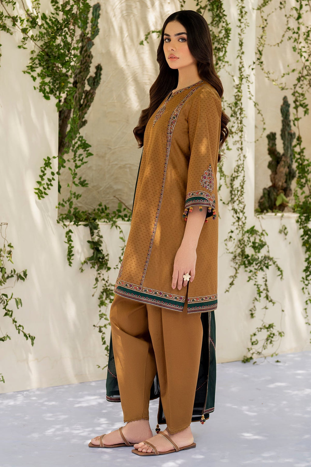 JAZMIN - UNSTITCHED 3PC EMBROIDERED DHANAK SUIT WITH PRINTED COTRAI WOOL SHAWAL (SYT-168)