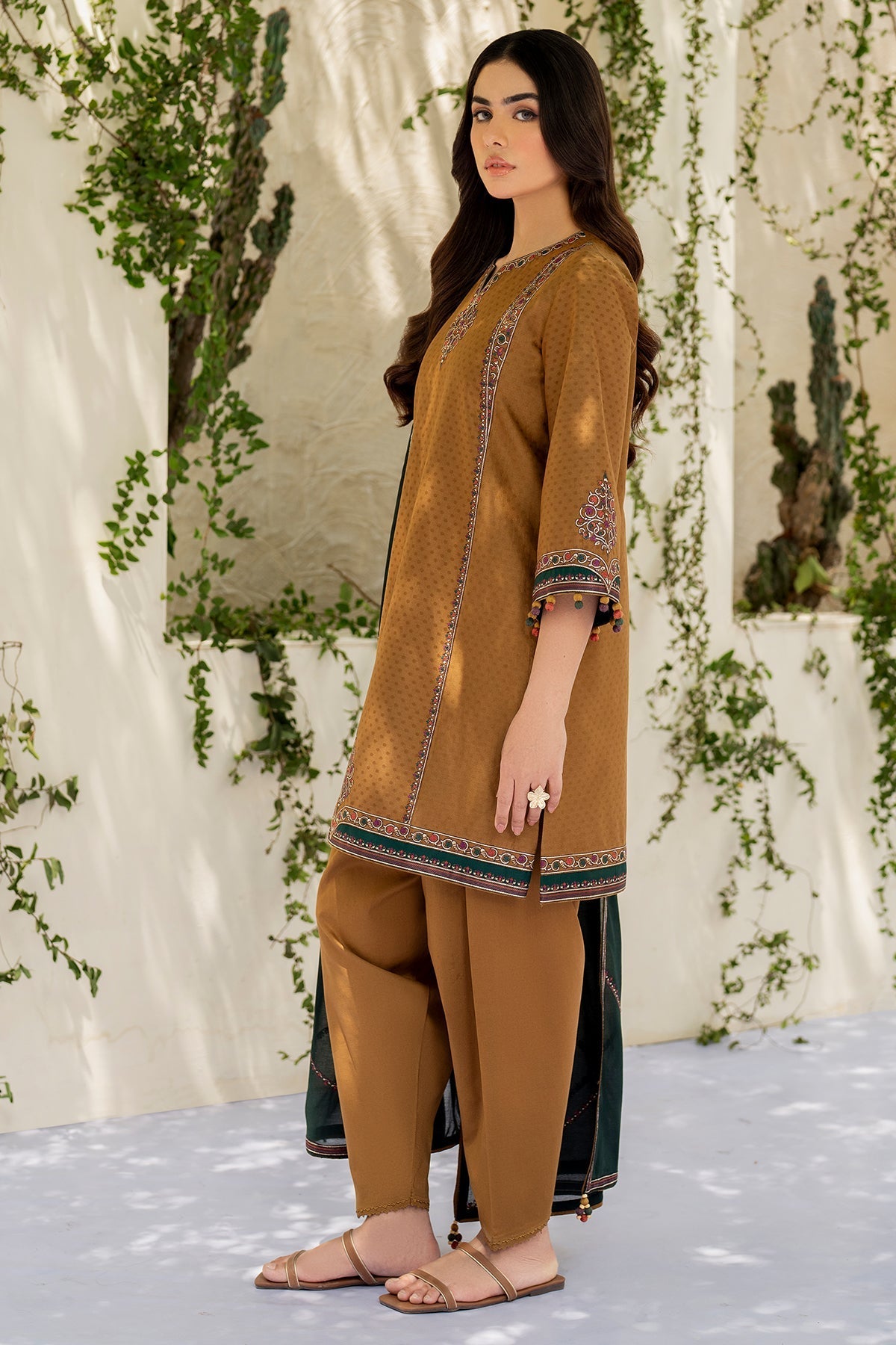 JAZMIN - UNSTITCHED 3PC EMBROIDERED DHANAK SUIT WITH PRINTED COTRAI WOOL SHAWAL (SYT-168)