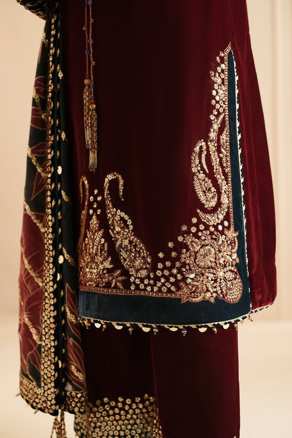 Jazmin 3PC Embroidered Velvet Suit with Embroidered Organza Dupatta (SYT-196)