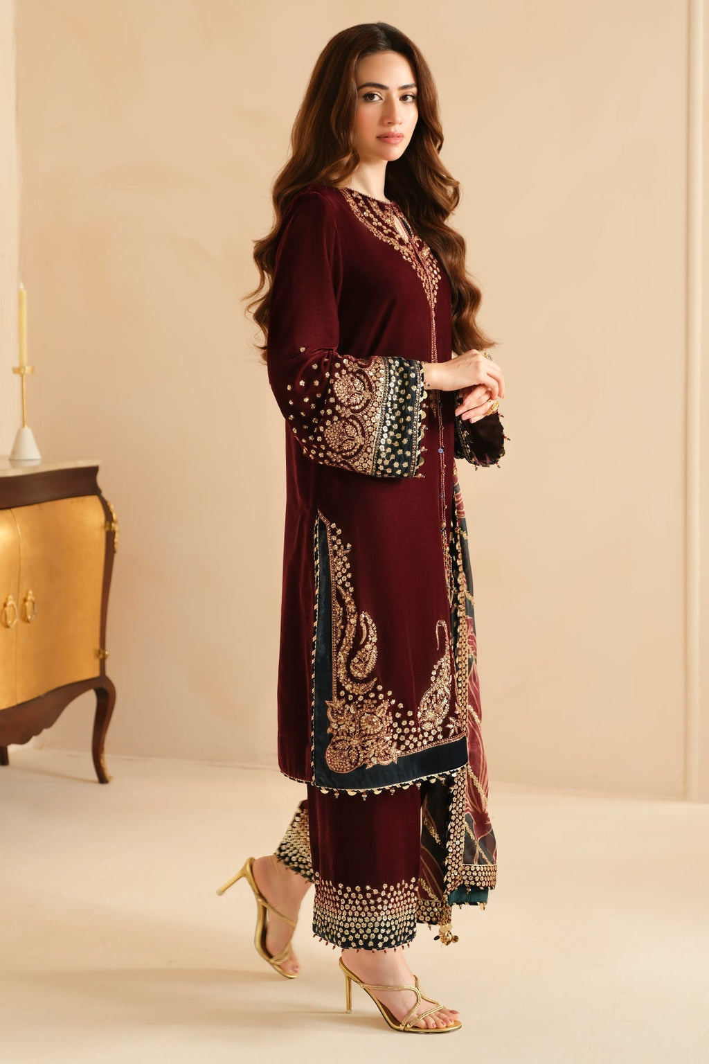 Jazmin 3PC Embroidered Velvet Suit with Embroidered Organza Dupatta (SYT-196)