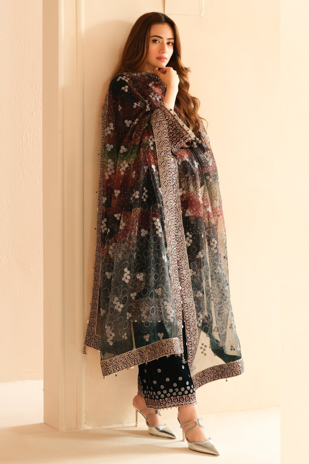 Jazmin 3PC Embroidered Velvet Suit with Embroidered Organza Dupatta (SYT-196)