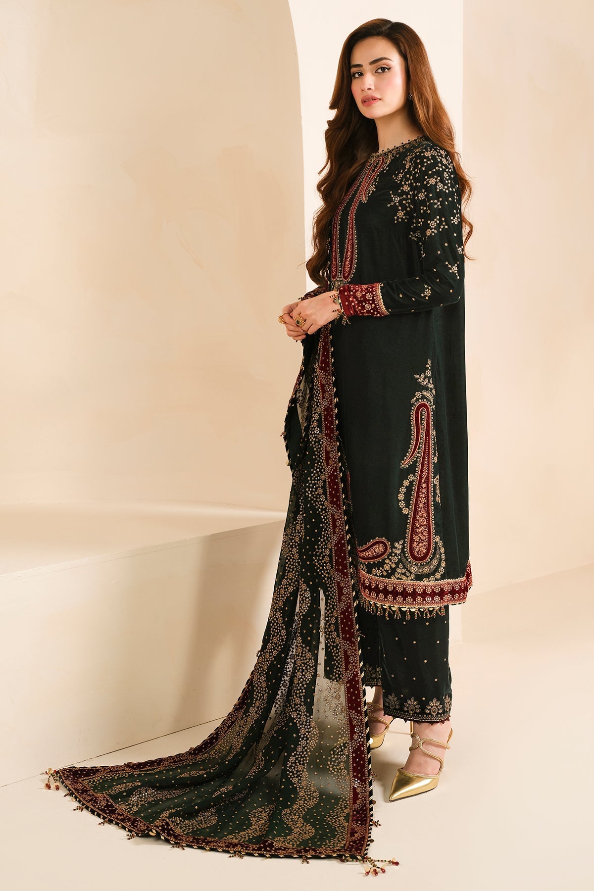 Jazmin 3PC Embroidered Velvet Suit with Embroidered Organza Dupatta (SYT-198)