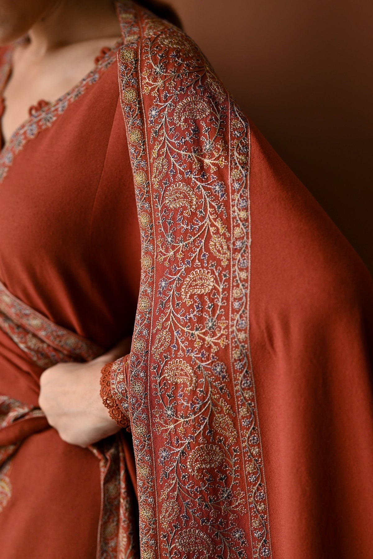 BATIK-3PC DHANAK EMBROIDERED SHIRT WITH DHANAK EMBROIDERED SHAWL AND TROUSER (SYT-209)